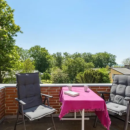 2 Bedroom Awesome In Semesterbostad