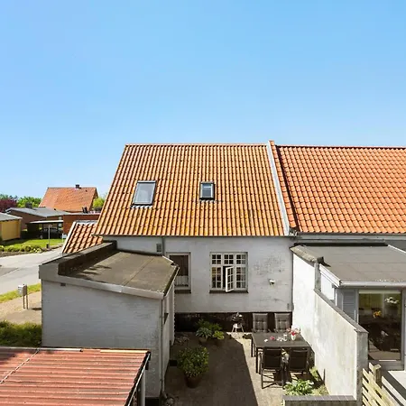 2 Bedroom Beautiful In *