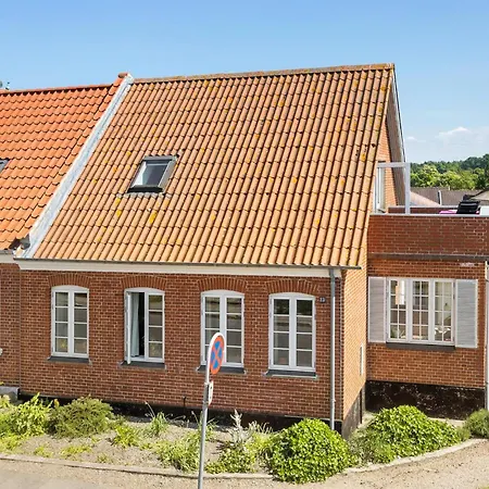 2 Bedroom Beautiful In