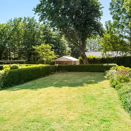 度假居 2 Bedroom Awesome In *