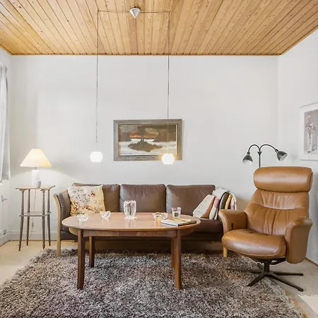 2 Bedroom Awesome In Semesterbostad